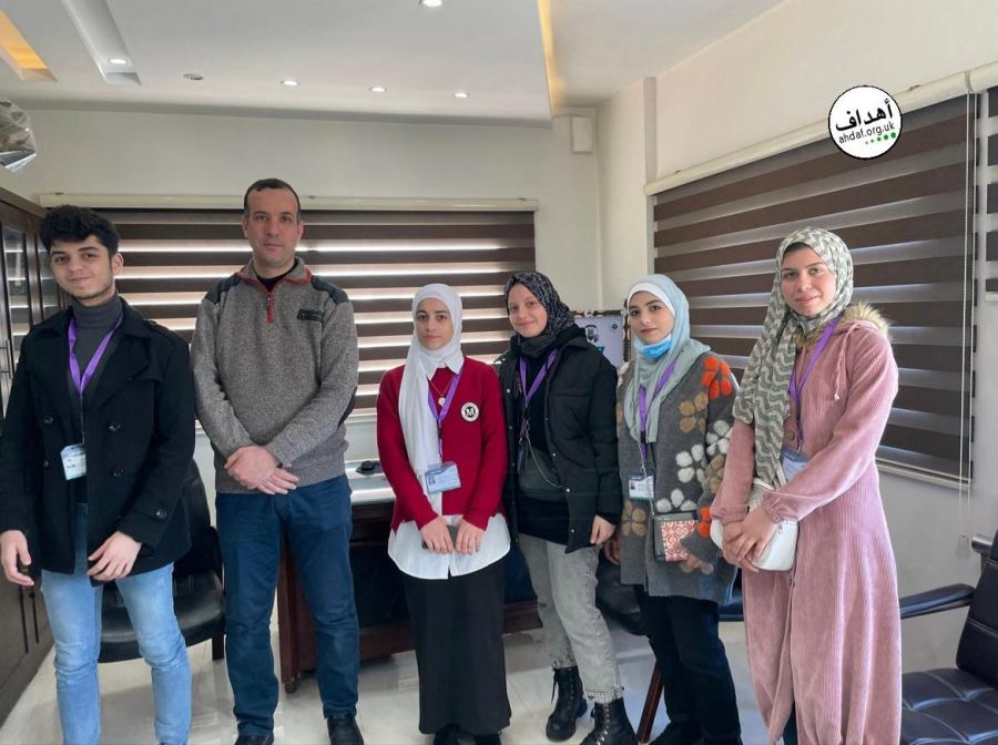  طلبة مؤسسة أهداف جامعة فلسطين يزورون إذاعة القدس